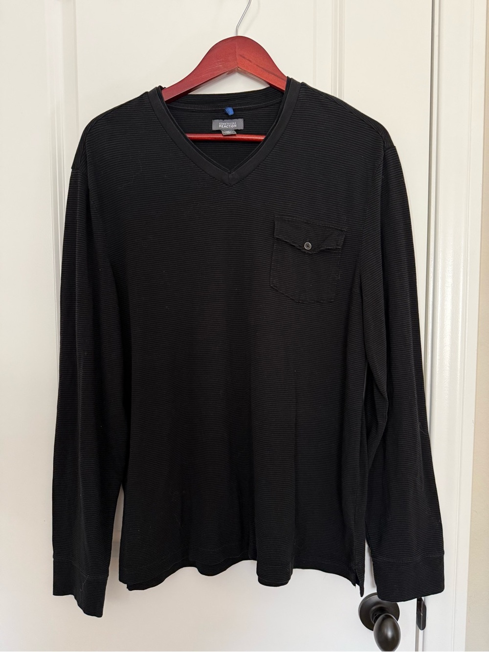 Kenneth Cole Men's Black Striped V-Neck Long Sleeve Pocket Tee XL